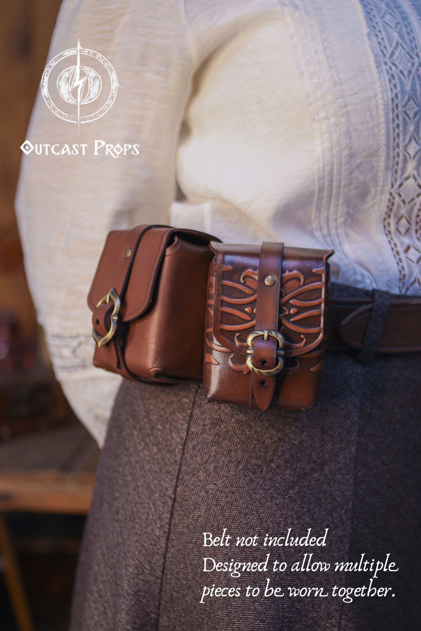 Medieval style leather belt pouch photographed worn on the waist, showing its compact proportions and classic tavern inspired design. Handmade from vegetable tanned leather and closed with a brass buckle, this pouch doubles as a deck bag for Magic The Gathering, Pokémon, and Arkham Horror cards. Its sturdy construction protects contents while remaining lightweight and practical. Designed to be worn alone or combined with other leather pouches from the same collection. Ideal for LARP, Renaissance Fair costum