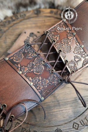 Elegant Floral Underbust Leather Corset - Handcrafted Rose Design for Larp, Reinassance Faire & Cosplay