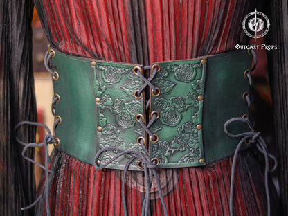 Elegant Floral Roses Underbust Leather Pirate Corset - Handcrafted Rose Design for Larp, Reinassande Faire & Gothic Cosplay Fae Costume
