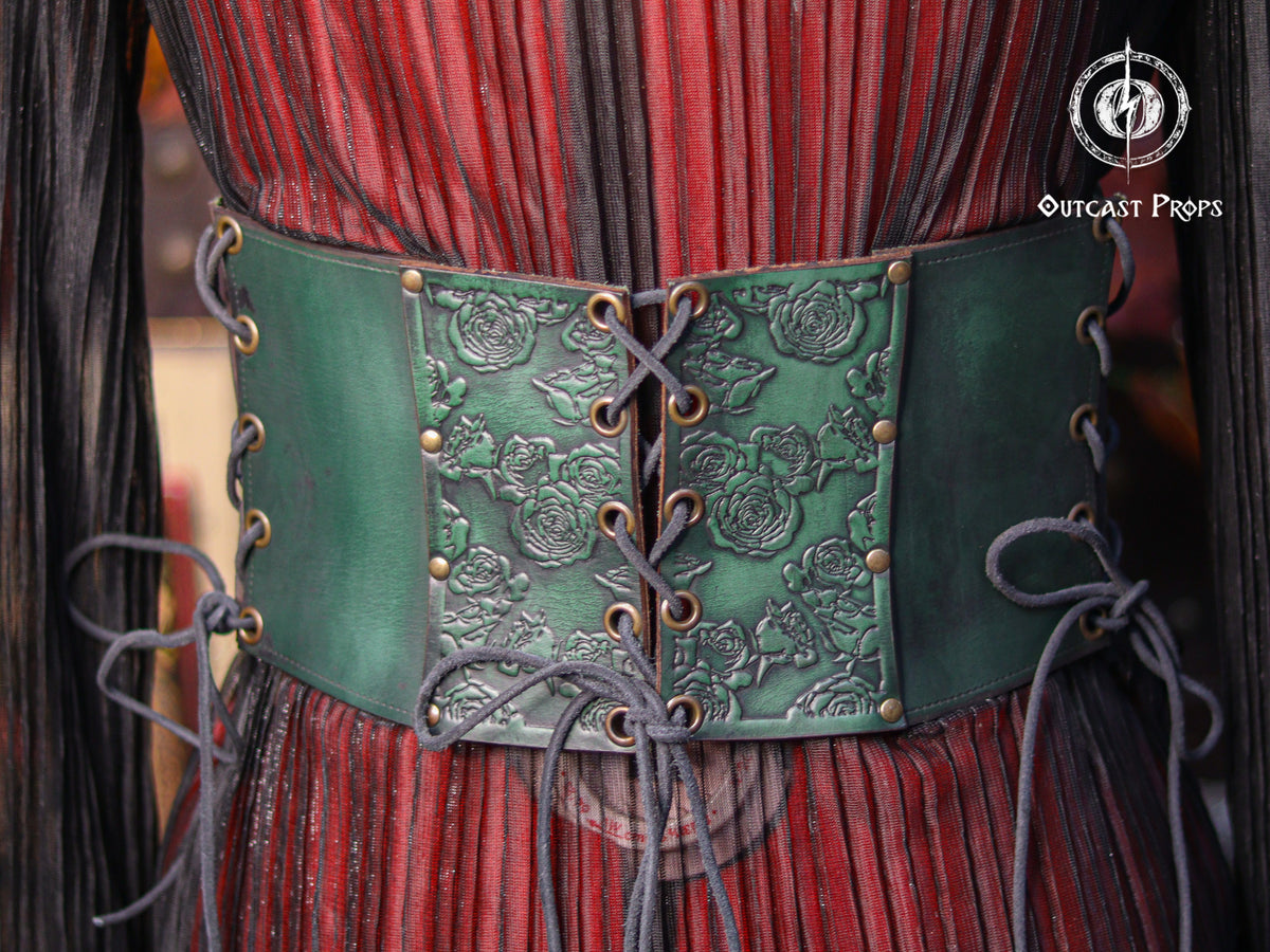 Elegant Floral Roses Underbust Leather Pirate Corset - Handcrafted Rose Design for Larp, Reinassande Faire & Gothic Cosplay Fae Costume
