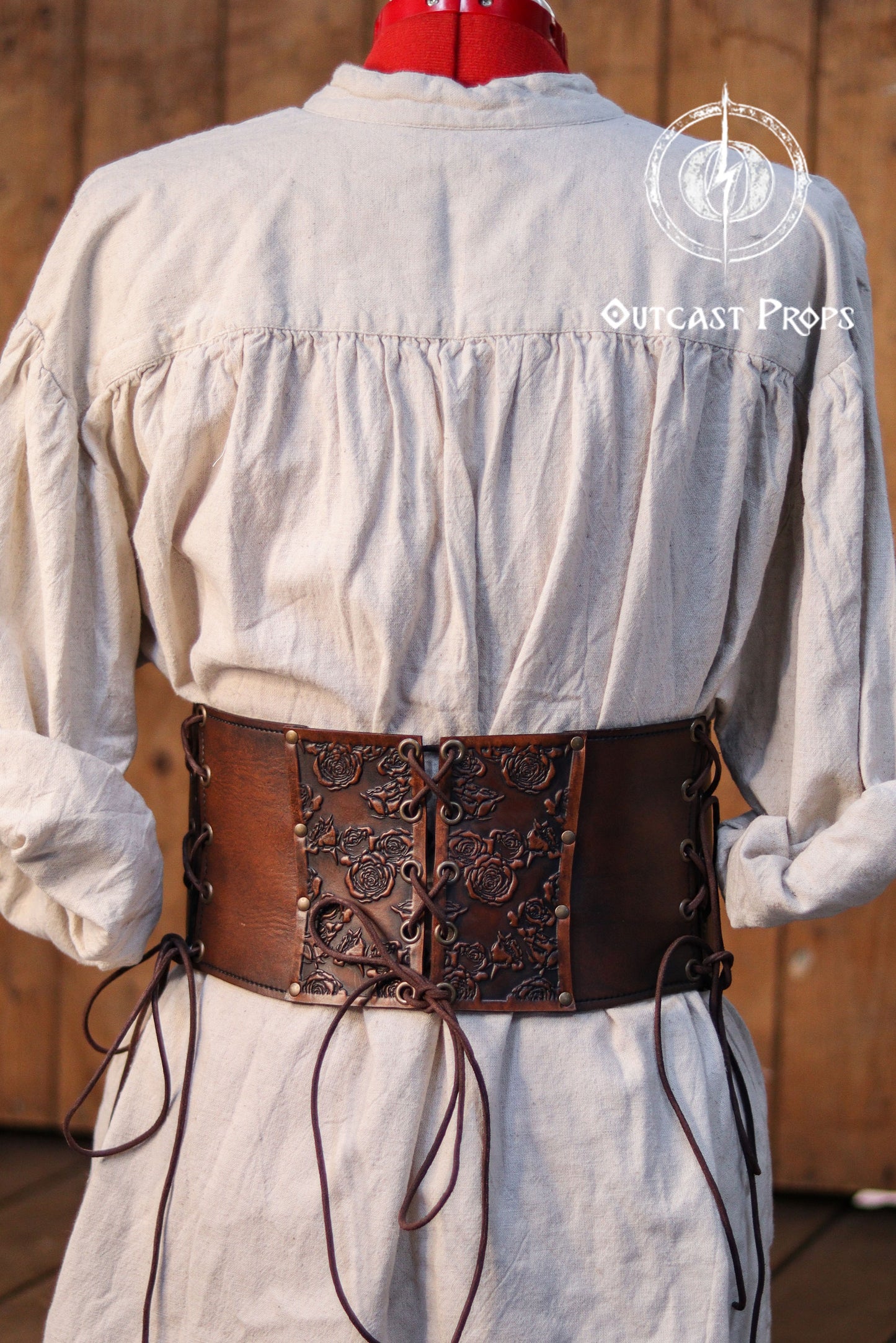 Elegant Floral Underbust Leather Corset - Handcrafted Rose Design for Larp, Reinassande Faire & Cosplay