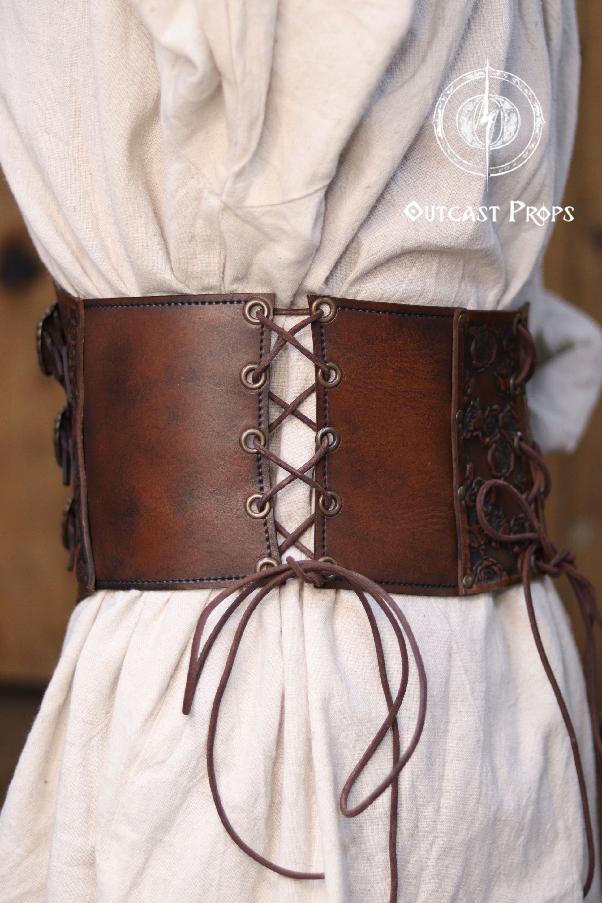 Elegant Floral Underbust Leather Corset - Handcrafted Rose Design for Larp, Reinassande Faire & Cosplay