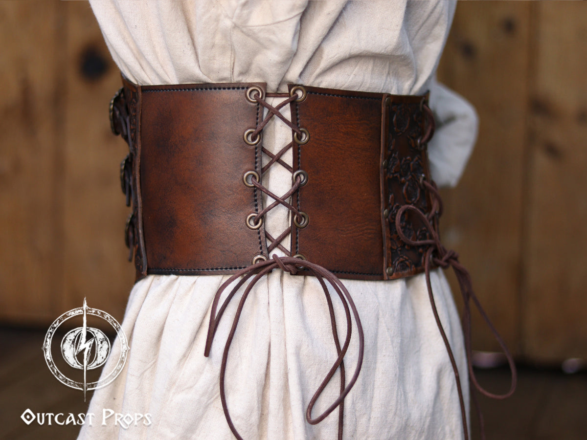Elegant Floral Underbust Leather Corset - Handcrafted Rose Design for Larp, Reinassande Faire & Cosplay