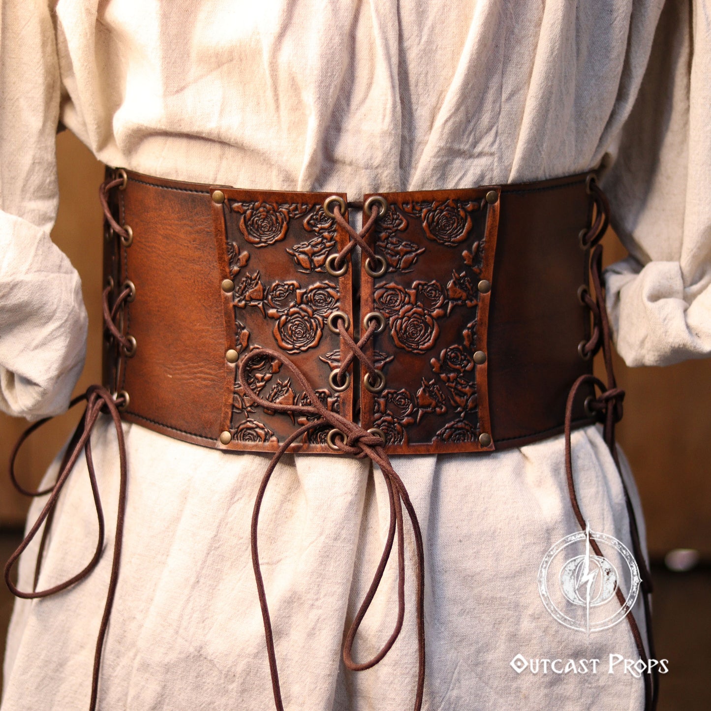 Elegant Floral Underbust Leather Corset - Handcrafted Rose Design for Larp, Reinassande Faire & Cosplay