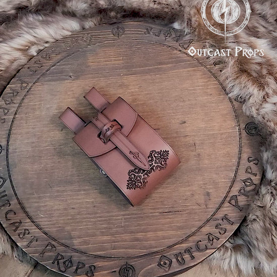 Leather Vial Case for 3 plastic vials. Adventurers, steampunk, alchemist, healers, cosplay or just to keep spices