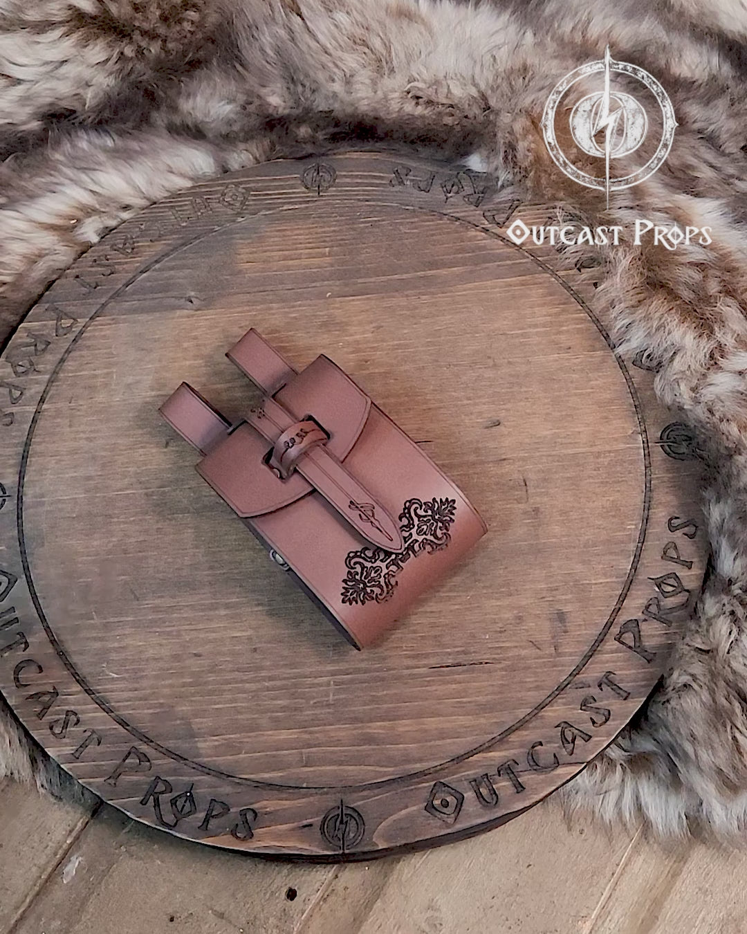 Leather Vial Case for 3 plastic vials. Adventurers, steampunk, alchemist, healers, cosplay or just to keep spices