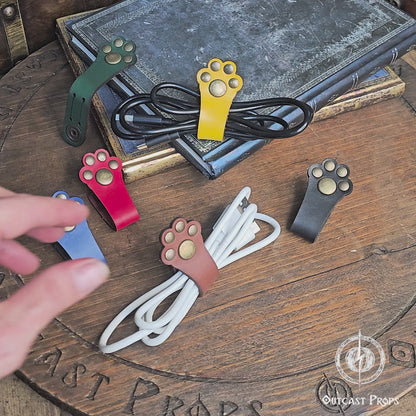 Paw cable organizer
