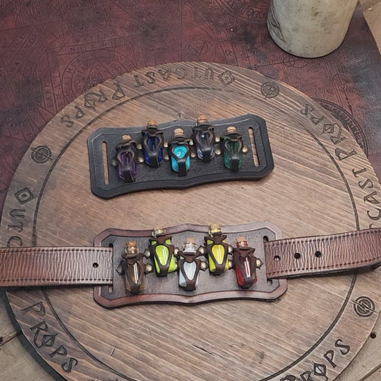 Belt Potion holder for 5 small bottles. Made of leather for adventurers, steampunk, alchemist, healers, cosplay or just to keep spices