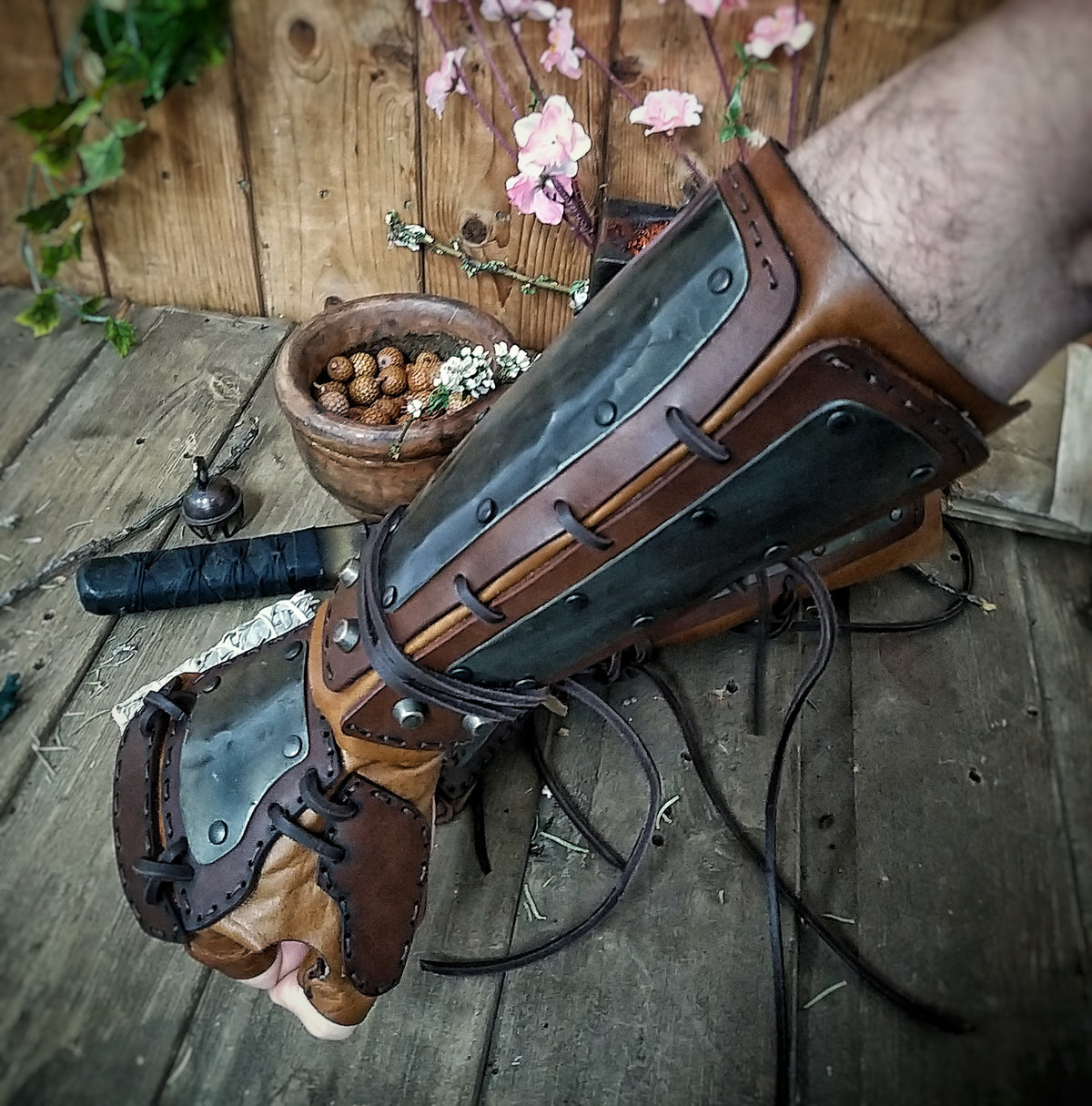 Samurai armor iron bracers, Samurai cosplay armoured leather pair of bracers for larp, leather and Iron bracers for post apocalyptic costume
