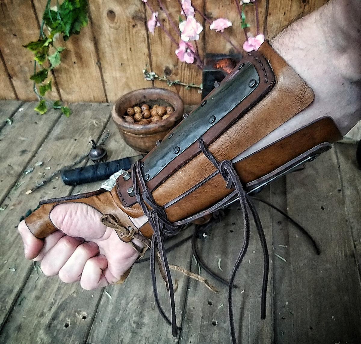 Samurai armor iron bracers, Samurai cosplay armoured leather pair of bracers for larp, leather and Iron bracers for post apocalyptic costume
