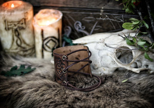 Aegishjalmur Leather Wristband, Galdrastafir Viking Cuff,  Ægishjálmr Icelandic rune Helm of Awe leather embossed bracelet, LARP, cosplay