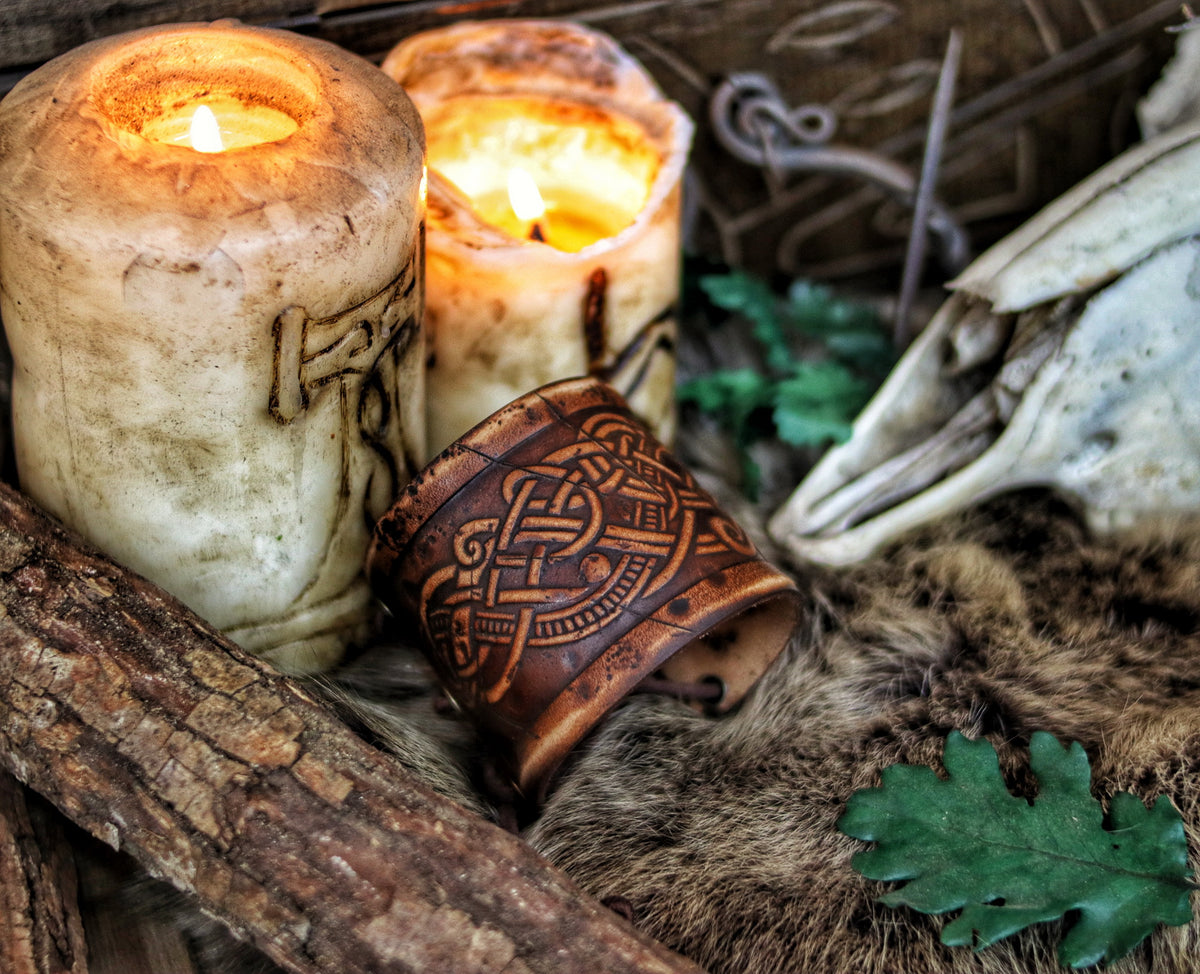 Dragon Knot Leather Wristband Old Norse Viking knot leather embossed bracer, LARP, cosplay and Fantasy