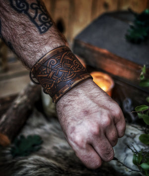 Dragon Knot Leather Wristband Old Norse Viking knot leather embossed bracer, LARP, cosplay and Fantasy
