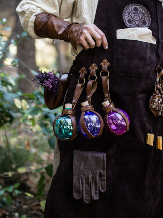 Potion Bottle with Leather Holder. Safe Flask DRINKING Bottle for Larp, Costume and Cosplay. Alchemist, Steampunk. No crystal. Made of PET