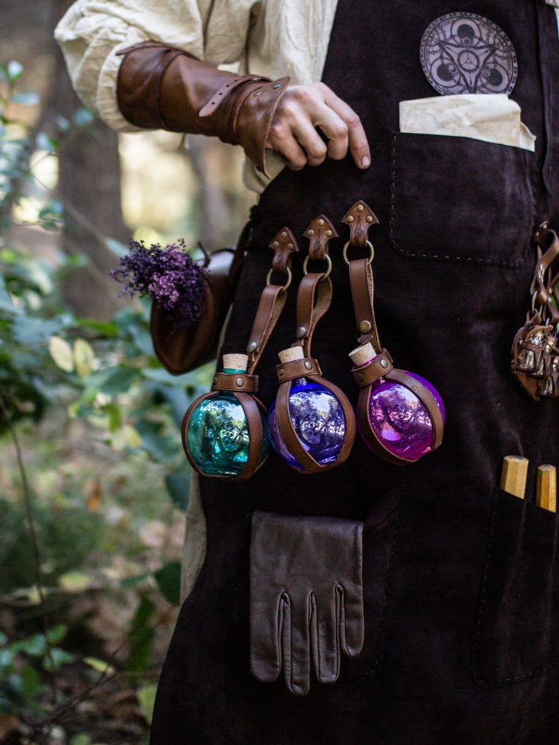 Potion Bottle with Leather Holder. Safe Flask DRINKING Bottle for Larp, Costume and Cosplay. Alchemist, Steampunk. No crystal. Made of PET