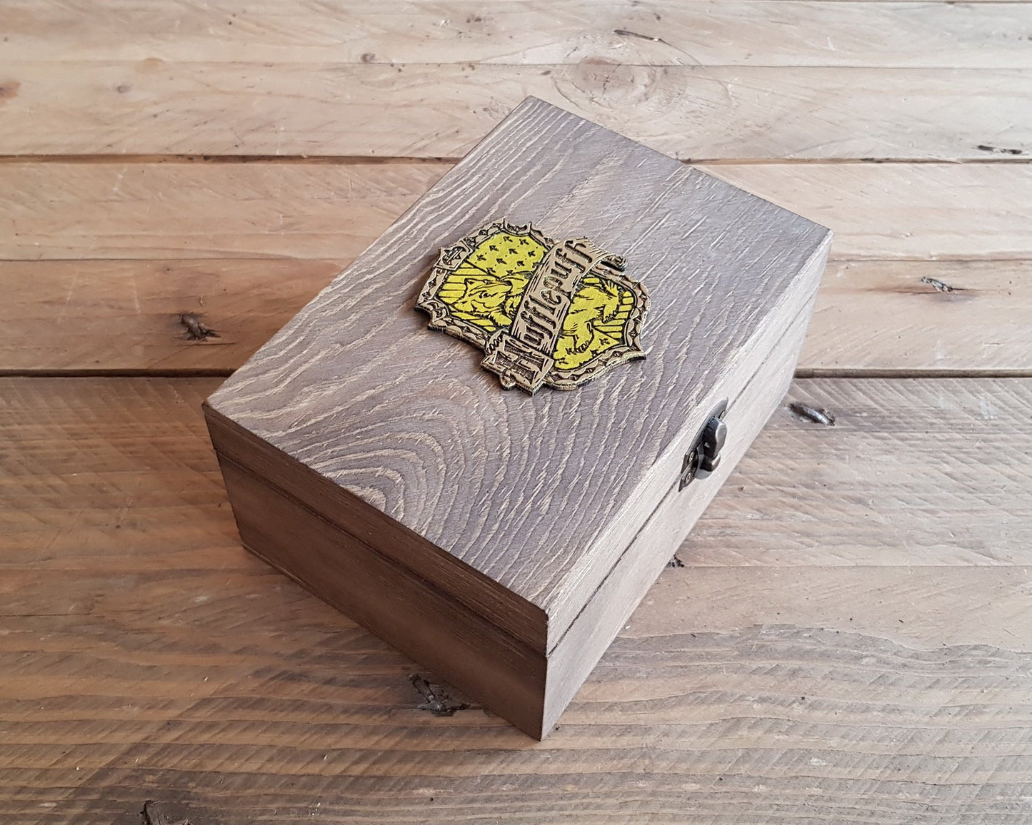 Wood Potions box for House HUFFLEPUFF.